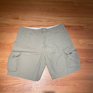 Men’s Rugged Trails Cargo Shorts Size 42